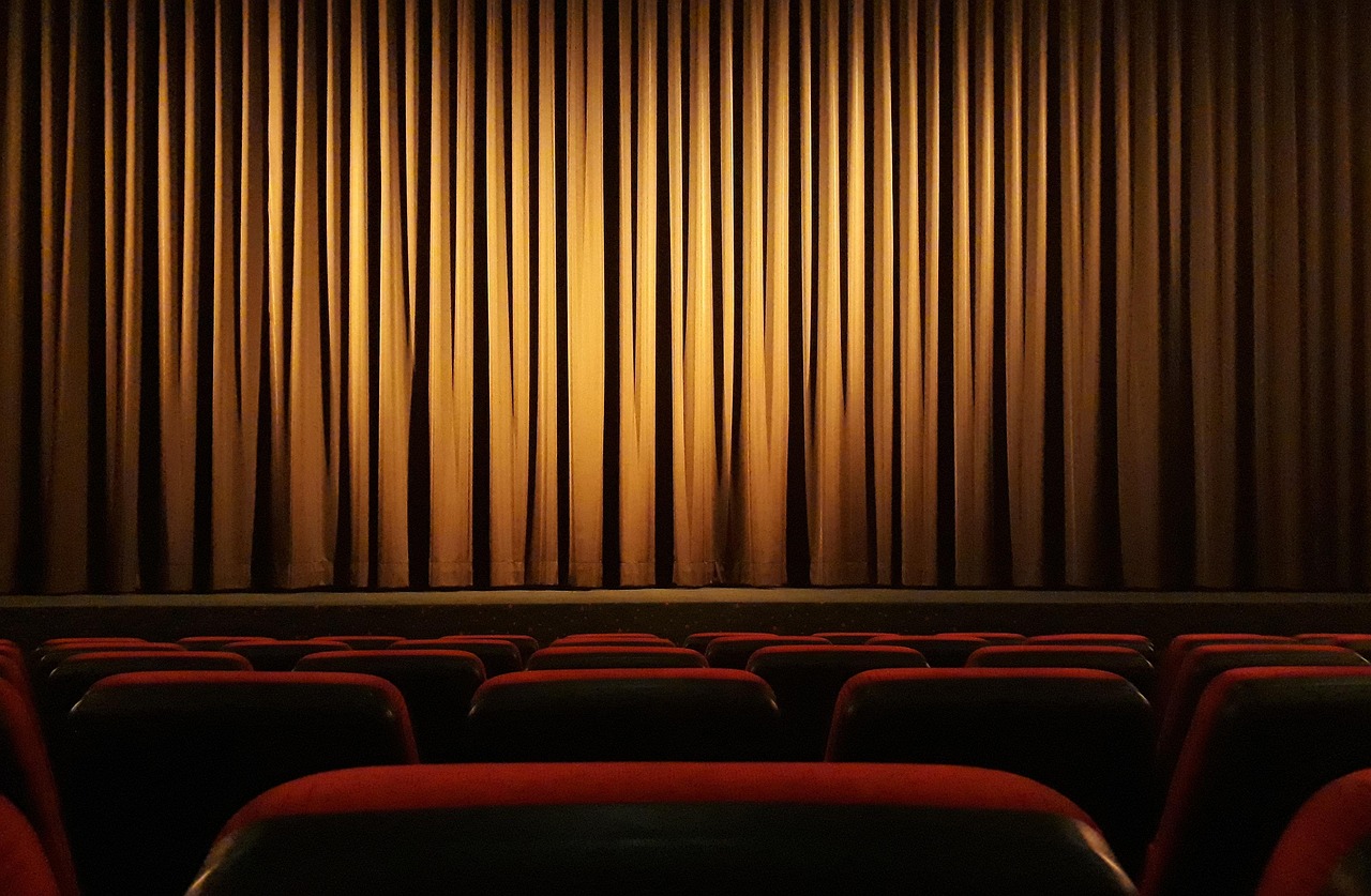 Raamfilm verandert kleur, schept levendige sfeer.